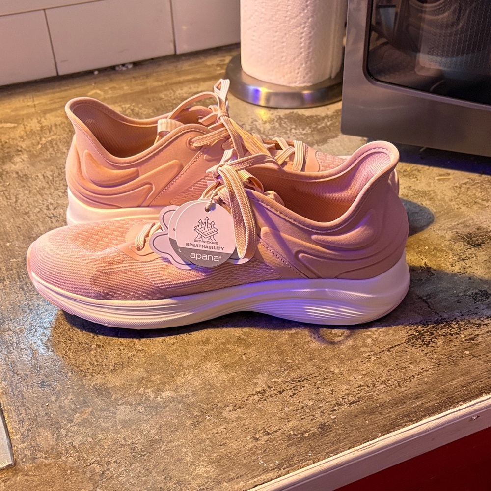 Apana Women's Peach Athletic Shoes